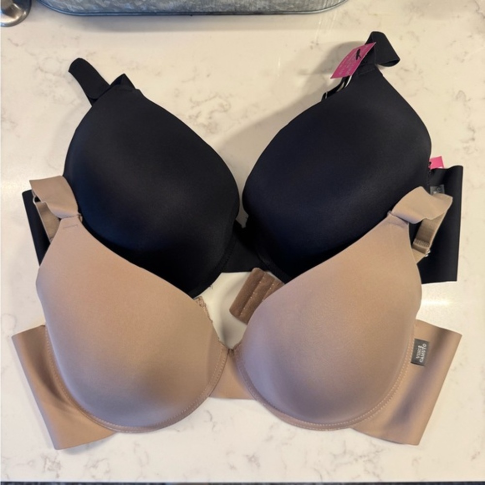 Vince Camuto set 42D